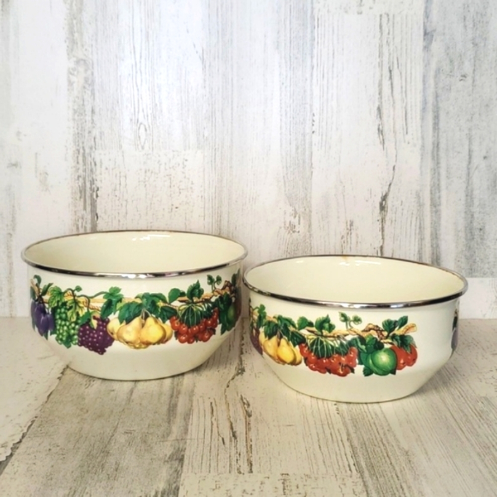 Tabletops Unlimited Enameled Nesting fruit bowls set of 2